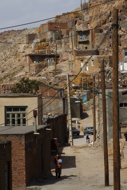 Kandovan - pohlad do hlavnej ulice