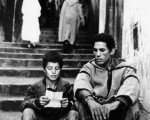 ZDROJ: http://2.bp.blogspot.com/_c3Ab_3gRAo0/S9je4-dUfbI/AAAAAAAAAbY/ZAGqtYhJQJ4/s1600/battle+of+algiers+2.jpg